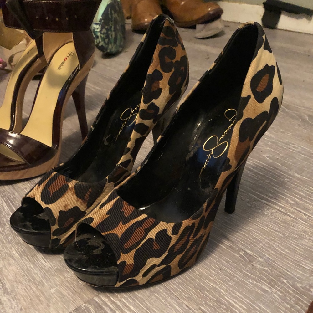 Jessica Simpson cheetah heels size 7B/37. Pictured w/slight dust, Will be clean